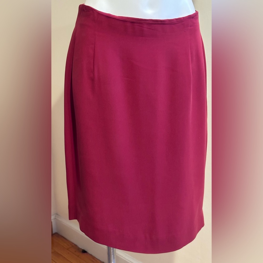 Jones New York Red Wine Knee Length Skirt Zipper On Side l Small Back Slit SZ 14